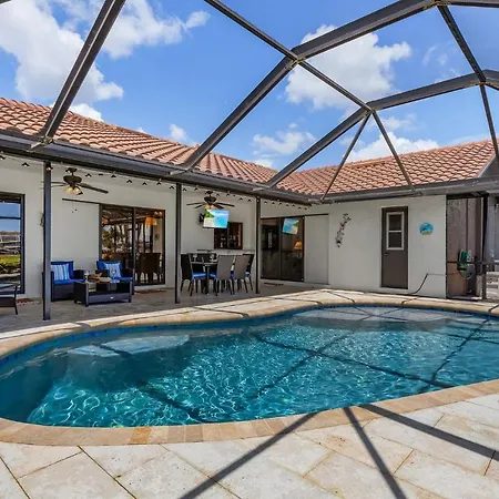Canal Views, Heated Pool, Sleeps 8! - Magenta Sky And Key Lime Pie